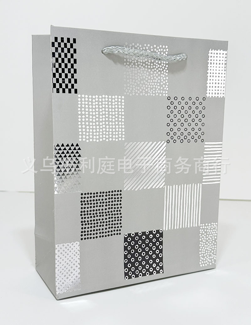 烫金白卡现货批发送礼礼物袋