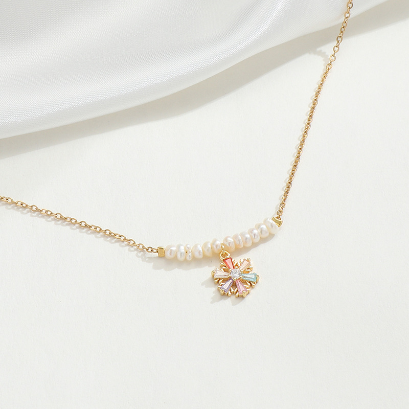 Simple Style Flower Copper Inlay Artificial Pearls Zircon Pendant Necklace 1 Piece