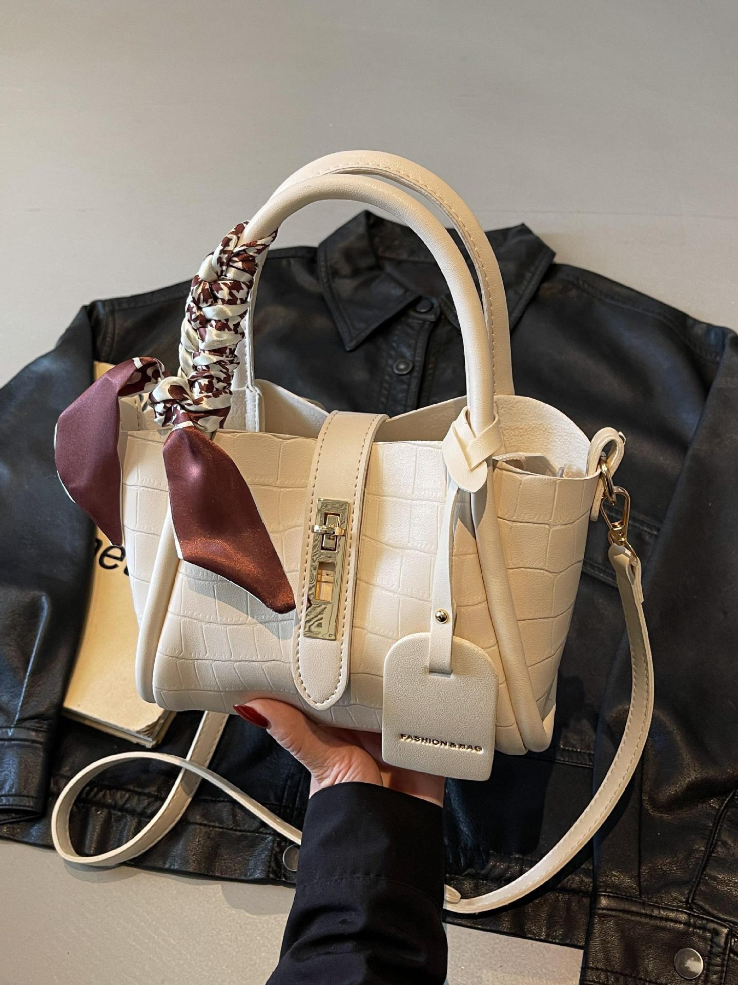 Bolso de lujo con patrón de cocodrilo transfronterizo de comercio exterior para mujer 2025 nuevo bolso de mensajero de todo fósforo de moda bolso de cubo coreano
