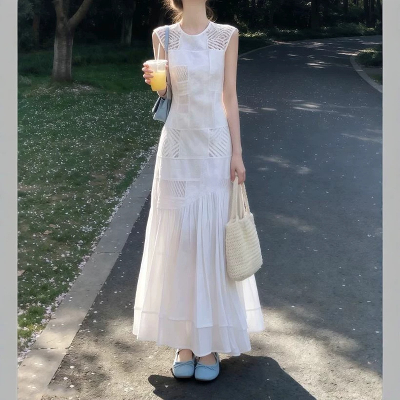 White Hollow-Out Vest Dress for Women, 2026 Summer New French-Style Long Dress, Very Beautiful, Elegant, Slimming, and Waist-Cinching
