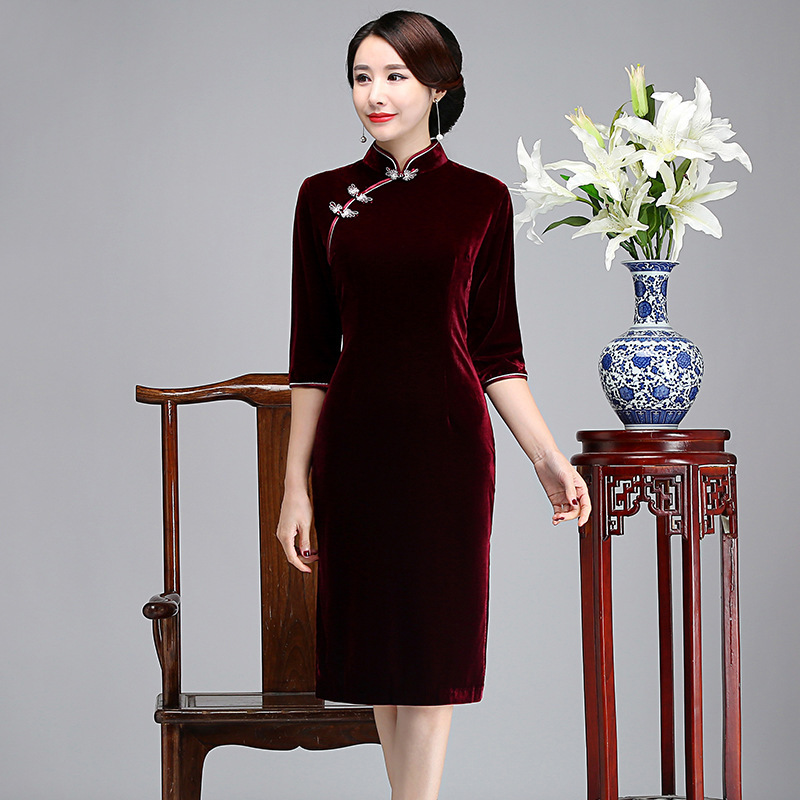 2024 spring new plain small gold velvet cheongsam Western style noble wedding dress mid-length dress for mom 2024 spring new plain small gold velvet cheongsam Western style noble wedding dress mid-length dress for mom