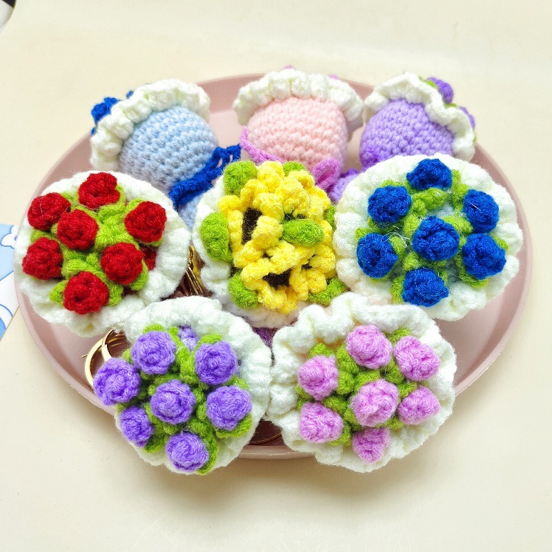 完成したクリエイティブなキーホルダーペンダント、手編みのミニブーケ、模擬バラとひまわりの花束ギフト|undefined