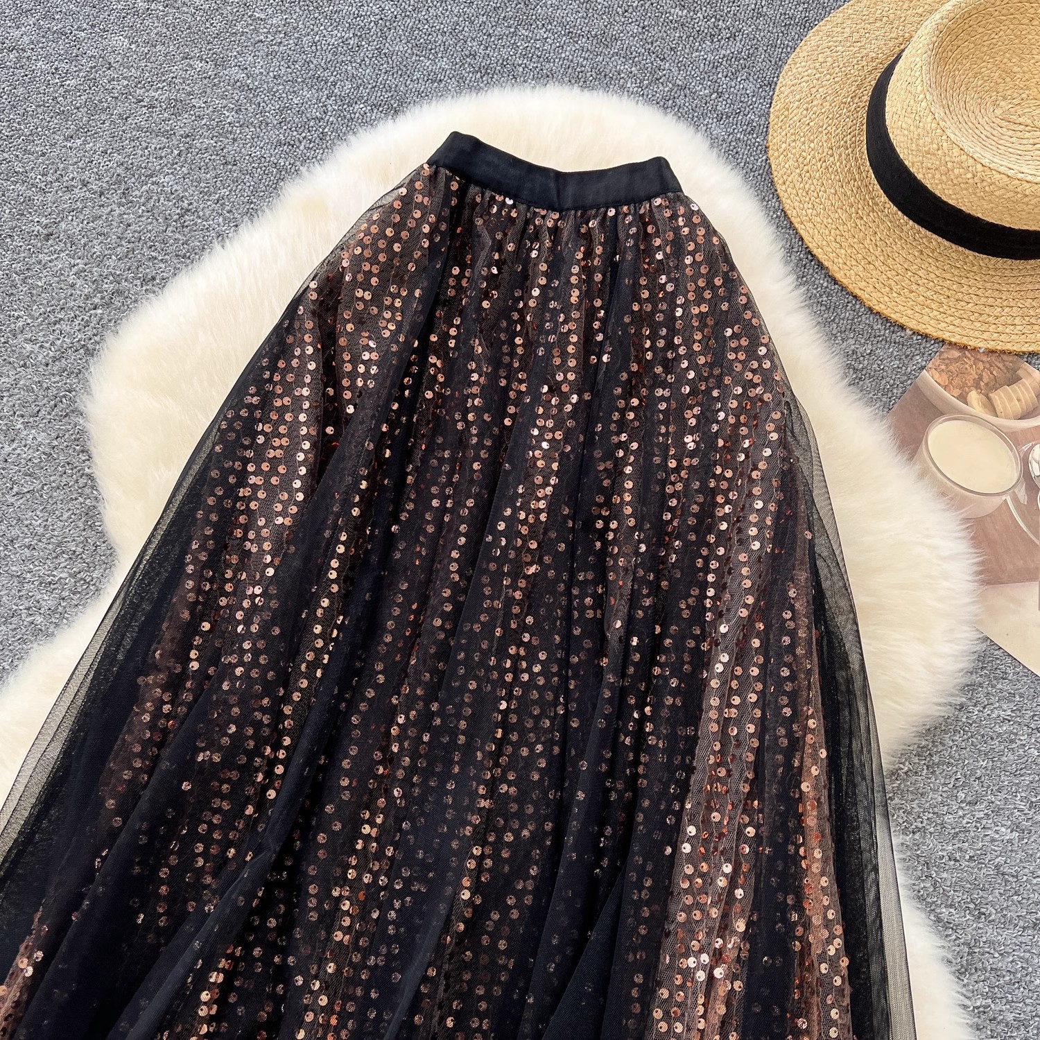 Dámská sukně do a ze sametu a síťoviny s flitry a elastickým pasem_voghion.com