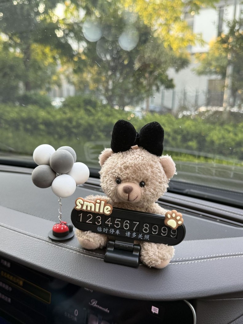 New Cartoon Hot-Selling Car Dashboard Decorations, Cute and Adorable Internet Celebrity Bear Temporary Parking Sign, Car Number Plate