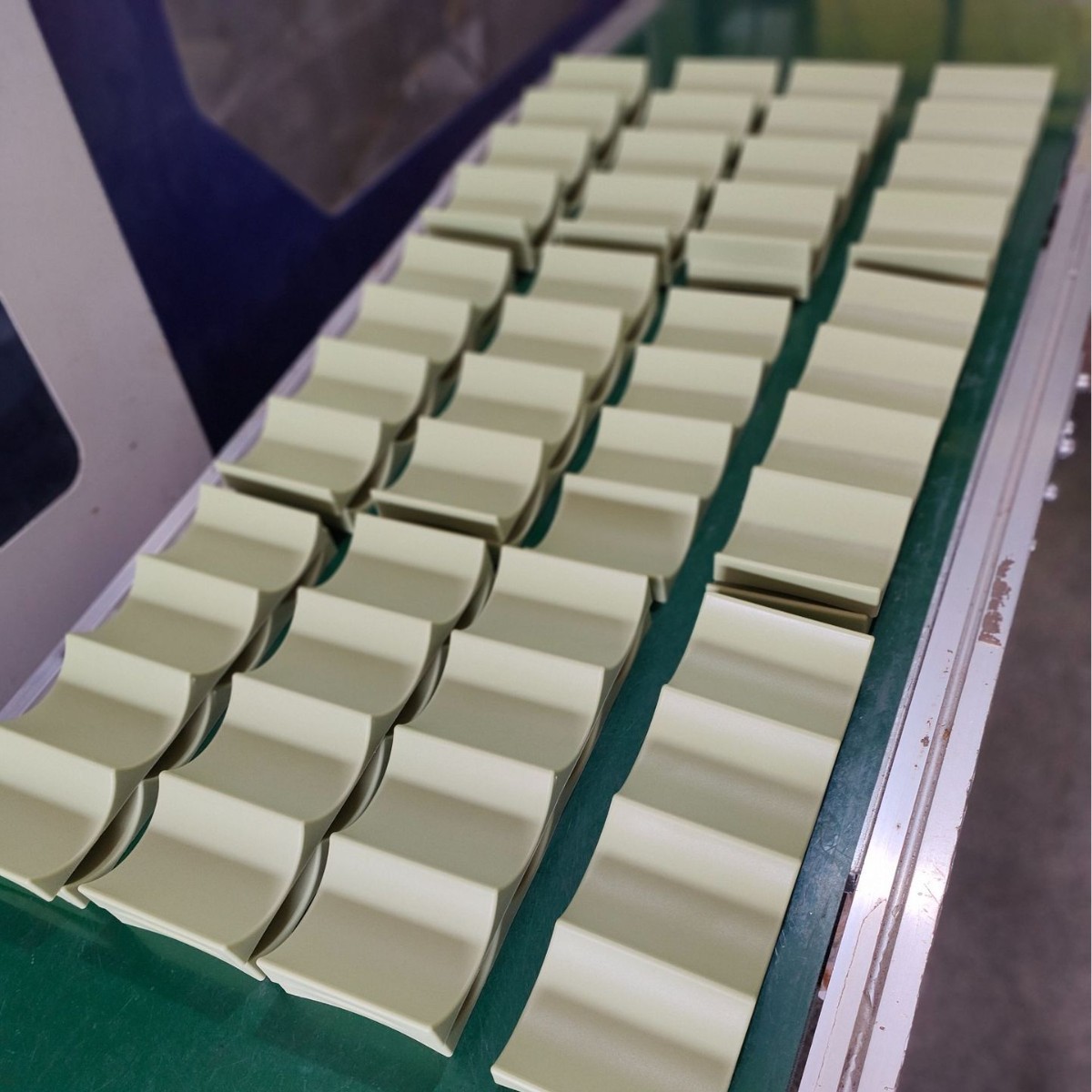 노르딕 그린 29.5*10*2.3cm 가방