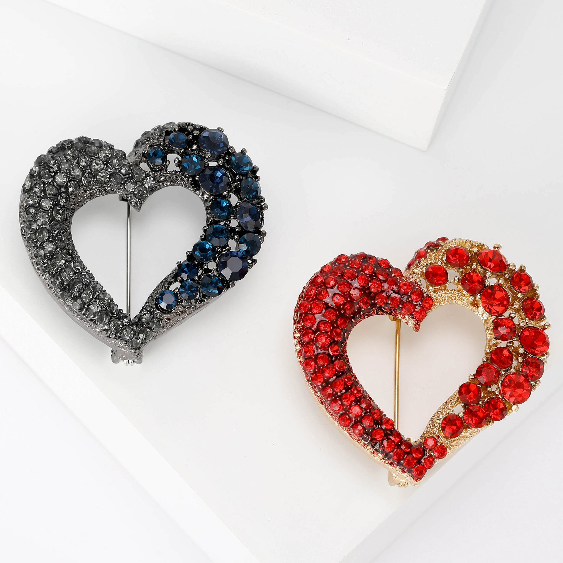 European and American New Fashion Decorative Gem Heart-shaped Ladies Elegant Fashion Hollow Diamond Sweet All-match Brooch Corsage