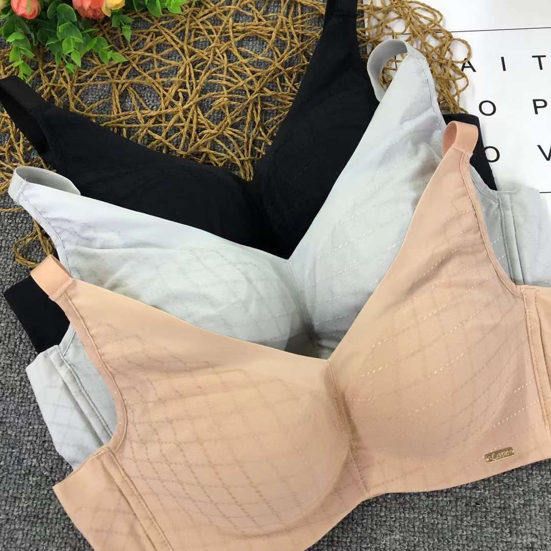 Pecho grande de verano que adelgaza la ropa interior de encaje Delgado cómodo transpirable ajustable pecho grande más tamaño sujetador inalámbrico al por mayor