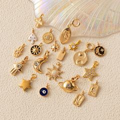 ペンダント太陽ペンダントネックレスクロス星星星八卦図キノコ月DIY目クロスボーダージルコン