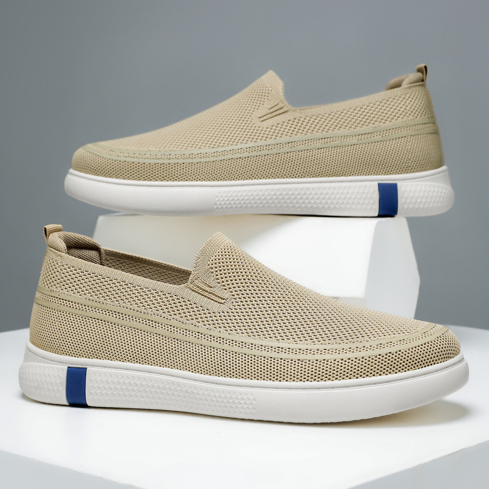Zapatos casuales para hombres nuevos zapatos de primavera de comercio exterior zapatos de hombre zapatos grandes un pedazo viejos zapatos de tela de Beijing al por mayor