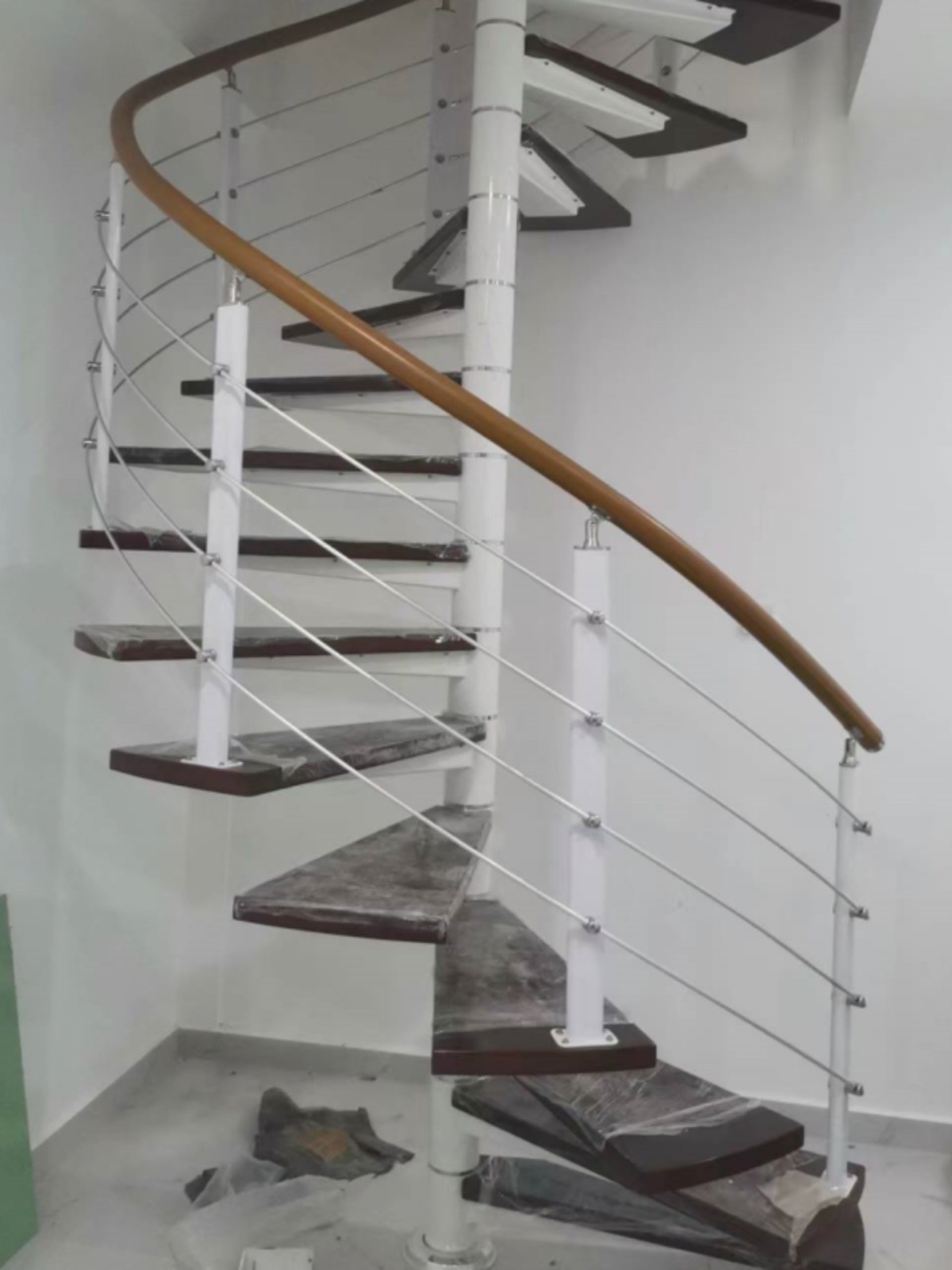 复式阁楼旋转楼梯loft公寓钢木结构海口三亚包安装弧形艺术螺旋梯