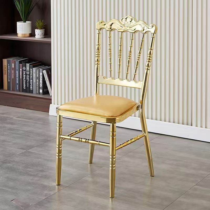 Sillas de comedor domésticas nórdicas lujosas modernas de hierro forjado simple respaldo mesa de negociación taburetes minimalistas restaurante hotel lujo