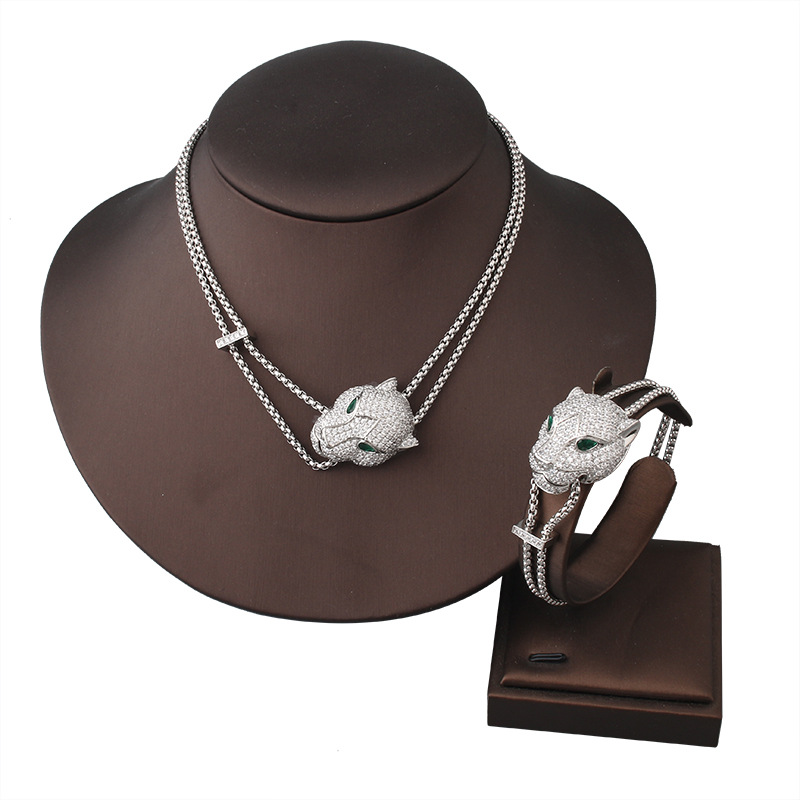 Adjustable necklace