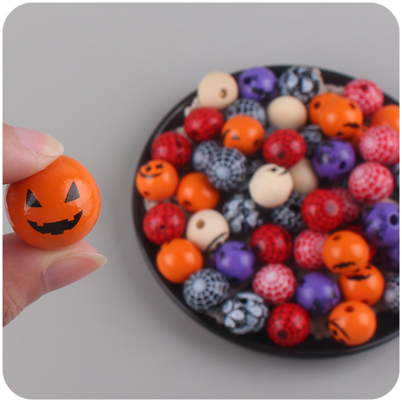 20mm Halloween impresión en color de cuentas madera creativa DIY joyería bebé chupete cadena mordedor pulsera pequeños accesorios