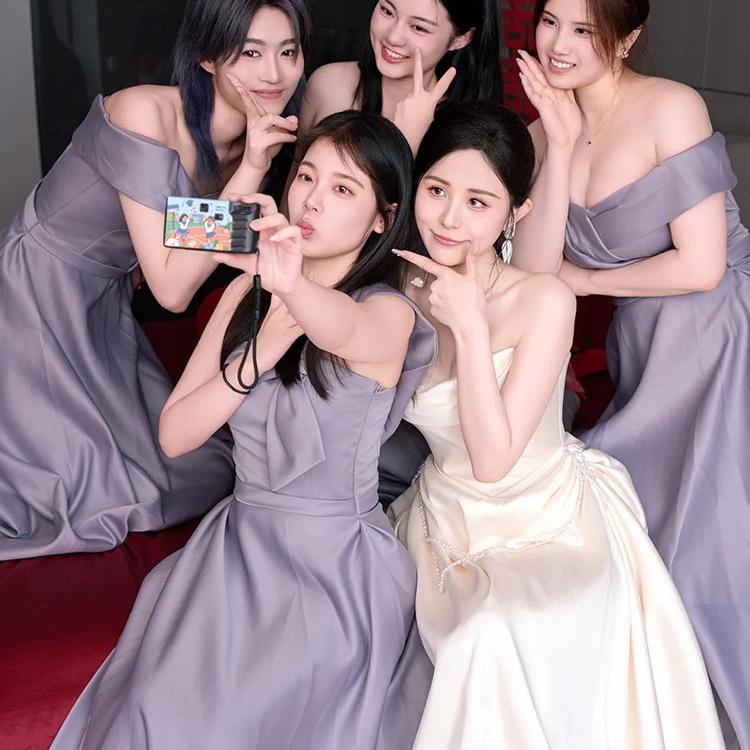 2024新款紫色缎面小众伴娘服姐妹团轻奢表演年会晚礼服裙秋冬季