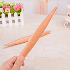 30cmの2つの先の実木のめん棒の双先のギョーザの皮のめん棒はギョーザの焙煎道具の杖を包んで卸売りします。