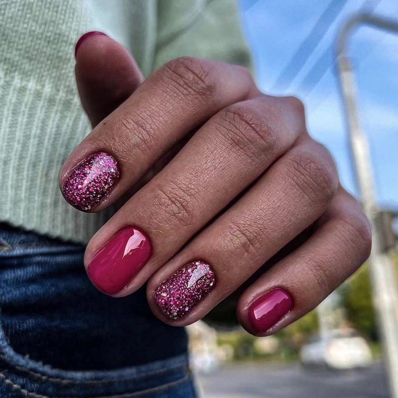 Rose Red Short Oval Fashion Nail Art Nail Wearing Nail Piece 2024 Light Luxury Glitter Powder Design Fake Nail Pressure Nail Tip