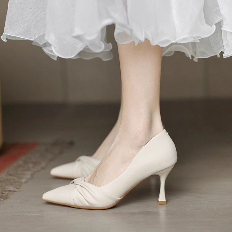 2026 nuevos zapatos de punta francesa nicho estilo de línea zapatos profesionales simples zapatos de tacones altos para viajar