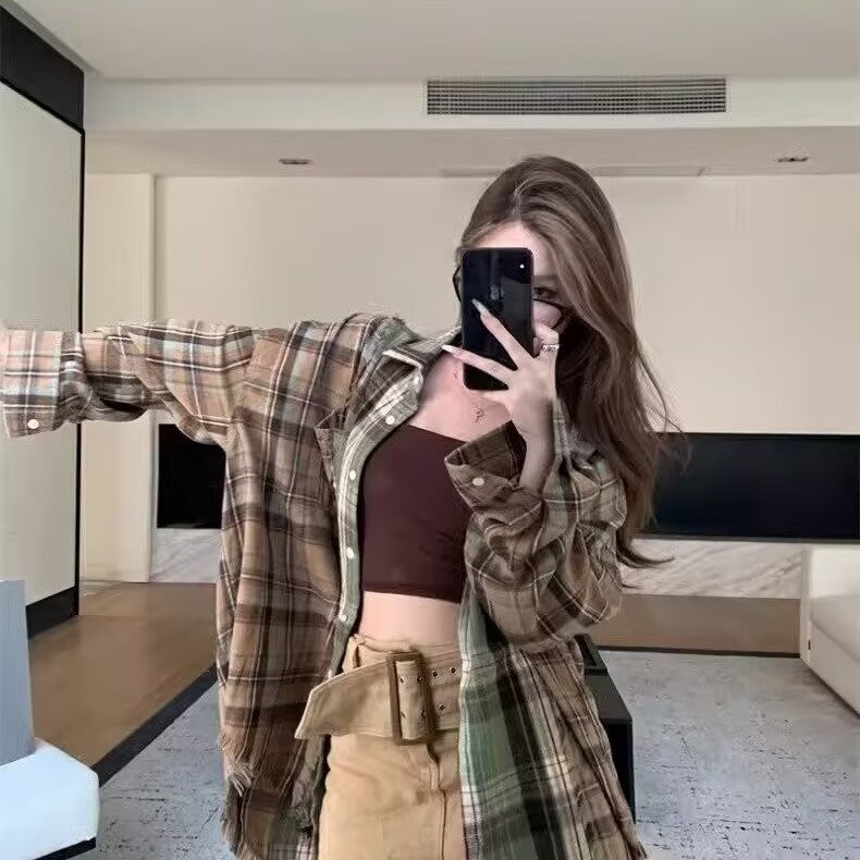 틈새 스트리트 체크 무늬 탑과 스트라이프 재킷이 포함된 남성 및 여성용 캐주얼하고 레이지 컬러 블록 체크 무늬 셔츠