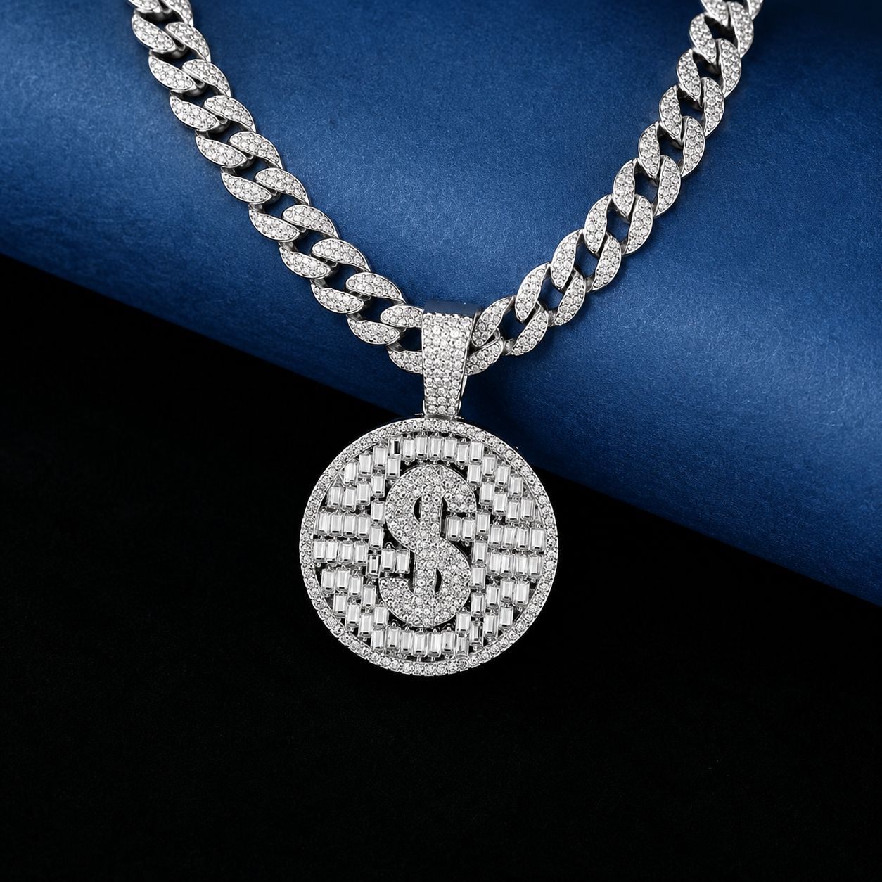 Ventas transfronterizas calientes con diamantes completos collares de medallas redondas huecos collares de hip-hop transfronterizos para hombres cool exagerado collar de accesorios