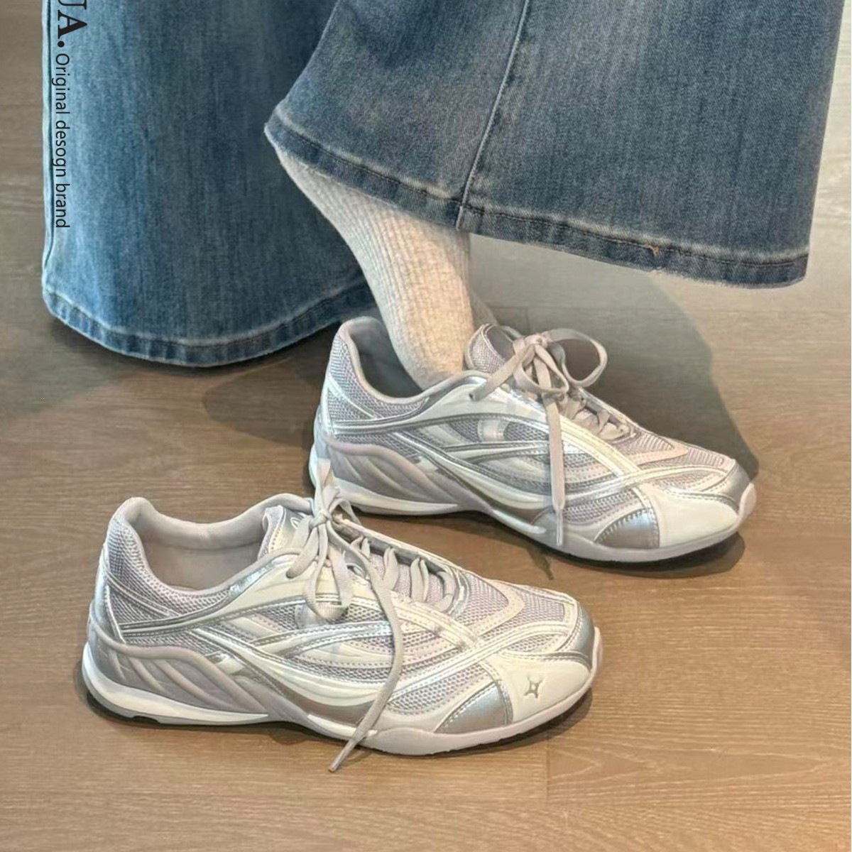 La red coreana transpirable con suela gruesa Agan De zapatos de entrenamiento para mujeres 2026 primavera nuevos zapatos de correr deportivos casuales ligeros y cómodos