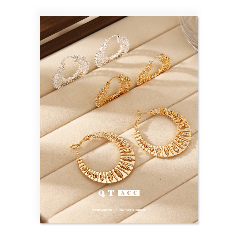 Europa, América, estilo retrógrado, estilo francés de alta calidad, temperamento delicado, estilo simple y versátil, nuevos pendientes de otoño y invierno