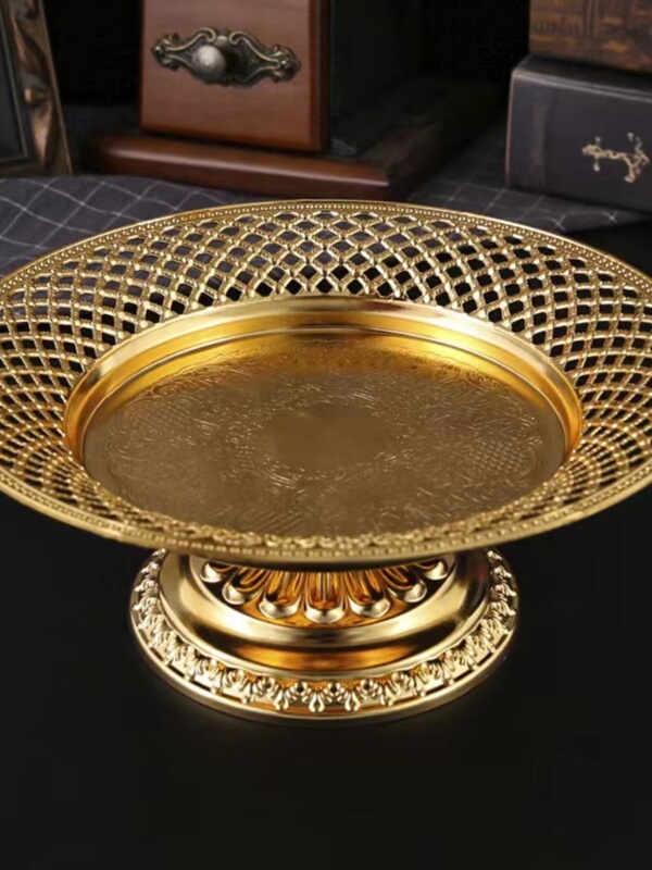 Trendy Metal Small Fruit Plate Banquet Plate European-Style Home Wedding Decoration Tray Pastry Snack Plate Electric Decoration Trendy Metal Small Fruit Plate Banquet Plate European-Style Home Wedding Decoration Tray Pastry Snack Plate Electric Decoration