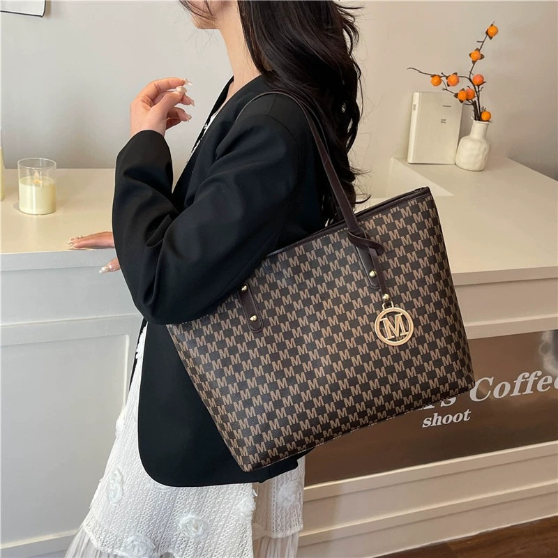 Large Capacity Women's Bag 2026 New Model Niche Design Commuter Shoulder Bag Handbag Tote Bag Crossbody Bag