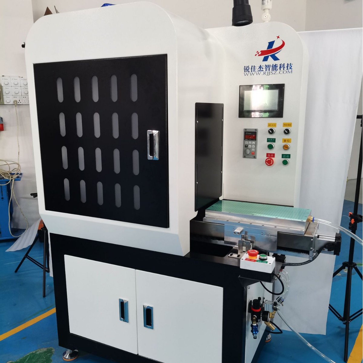 铭牌批花机 批铭牌 批光面 批网纹平面斜面曲面铜铝不锈钢亚克力