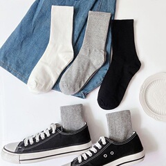 Student sports basketball socks foreign trade cotton socks spring and autumn black and white gray women's stockings wholesale street stall men's mid-calf socks