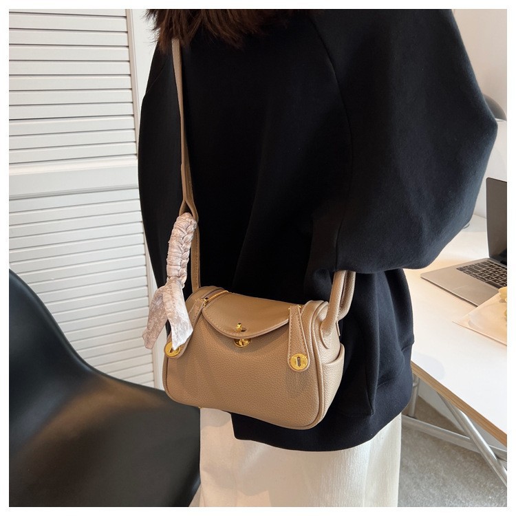 Cross-Border Niche Design Crossbody Bag For Women 2026 New Arrival Luxury Vintage Doctor Bag Versatile Commuter Handbag Trendy - Thumbnail 3