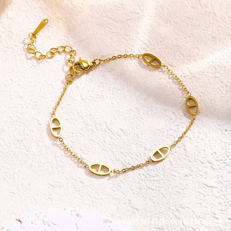 Cross-Border Hot Selling Light Luxury High-End Pig Nose Titanium Steel Bracelet Women's New Fashion Versatile Real Gold Bracelet Wholesale Cross-Border Hot Selling Light Luxury High-End Pig Nose Titanium Steel Bracelet Women's New Fashion Versatile Real Gold Bracelet Wholesale