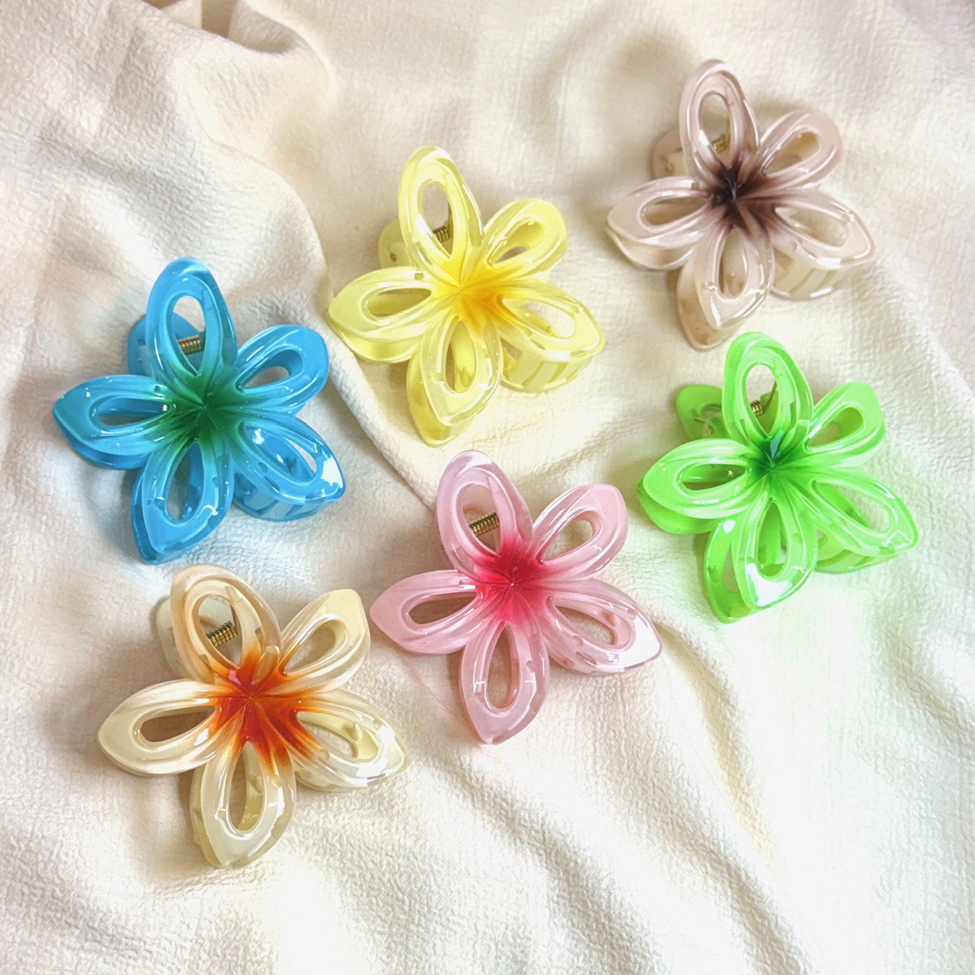 Европейские и американские трансграничные ювелирные изделия: красочный акриловый заколка-крабик для волос с цветком франжипани, заколка-крабик для затылка, заколка-крокодил, аксессуар для волос