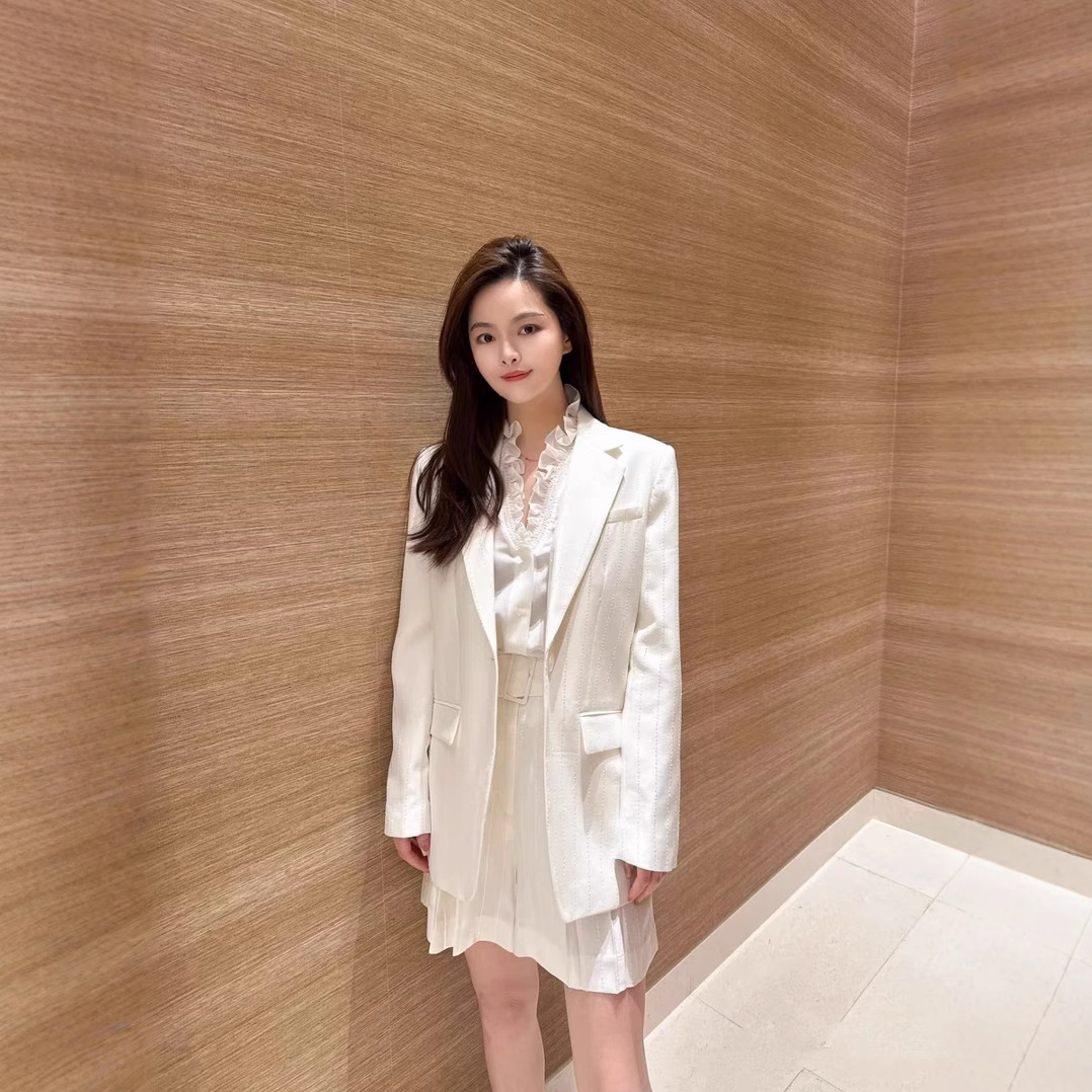 GraceChic 2025 New French Elegant Early Spring Sequin Striped Chic Blazer + Shorts Set_voghion.com