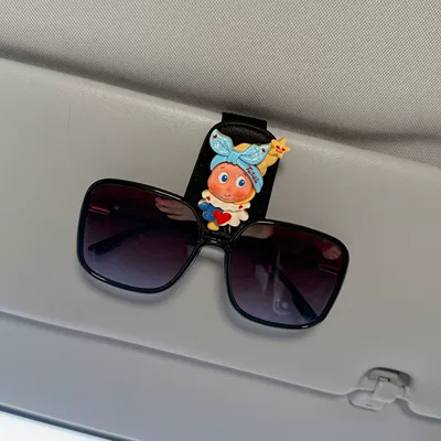 Car Glasses Clip/Bill Clip – women - happy-butterfly-pastry-black-glasses-clip