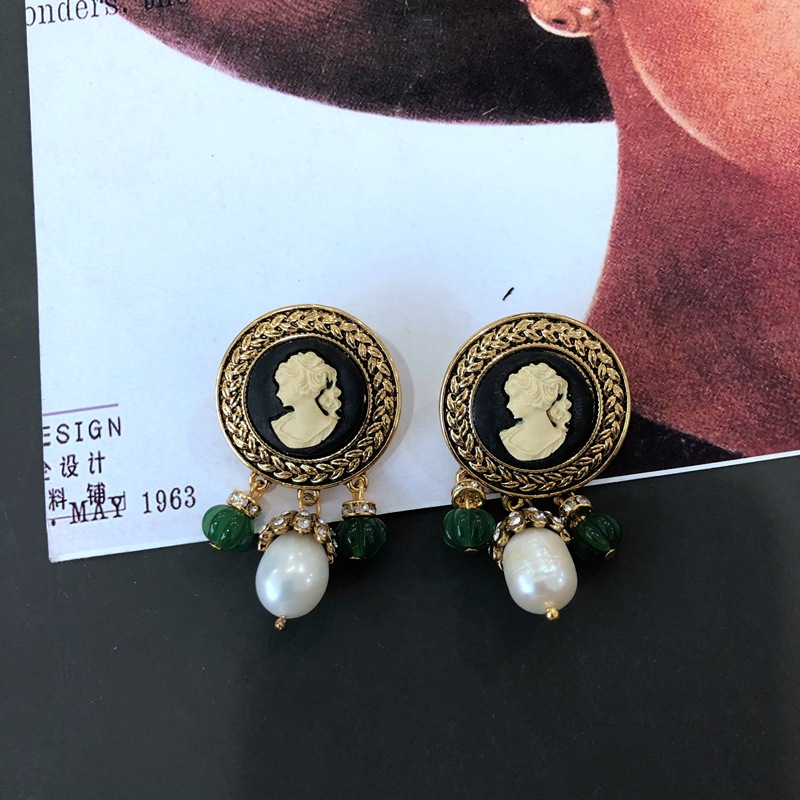 Chapado En Oro Real Retro Cabeza Humana Retrato Pendientes De Plata Pendientes De Perlas Cultivadas Pendientes De Diamantes Gemas display picture 11