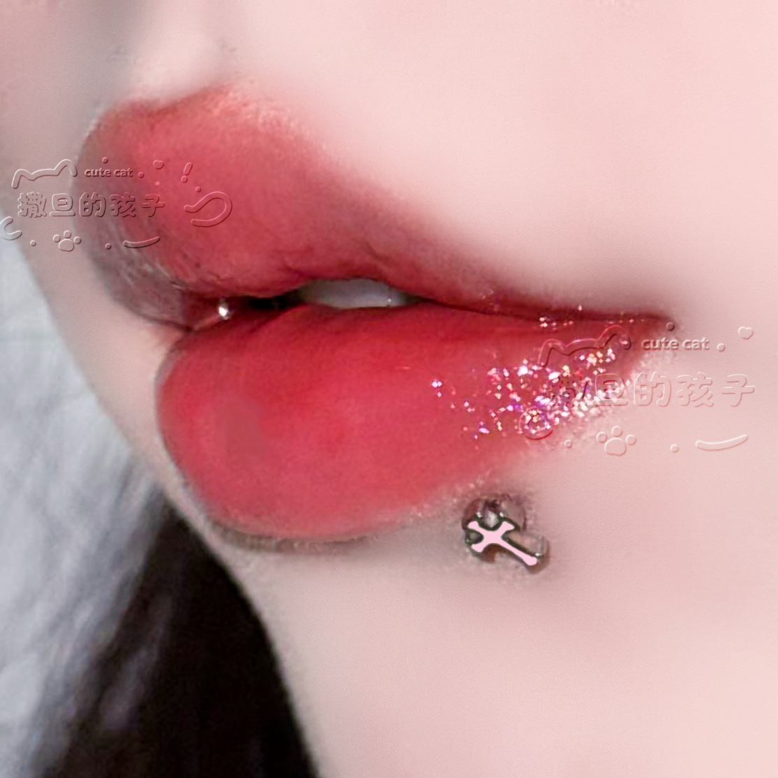 Silver pointed spike labret stud material detail