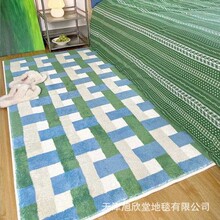 �nϵС�������Ҵ�߅̺����qins�L�L�lŮ����ǰ�؉|�̨�h���|