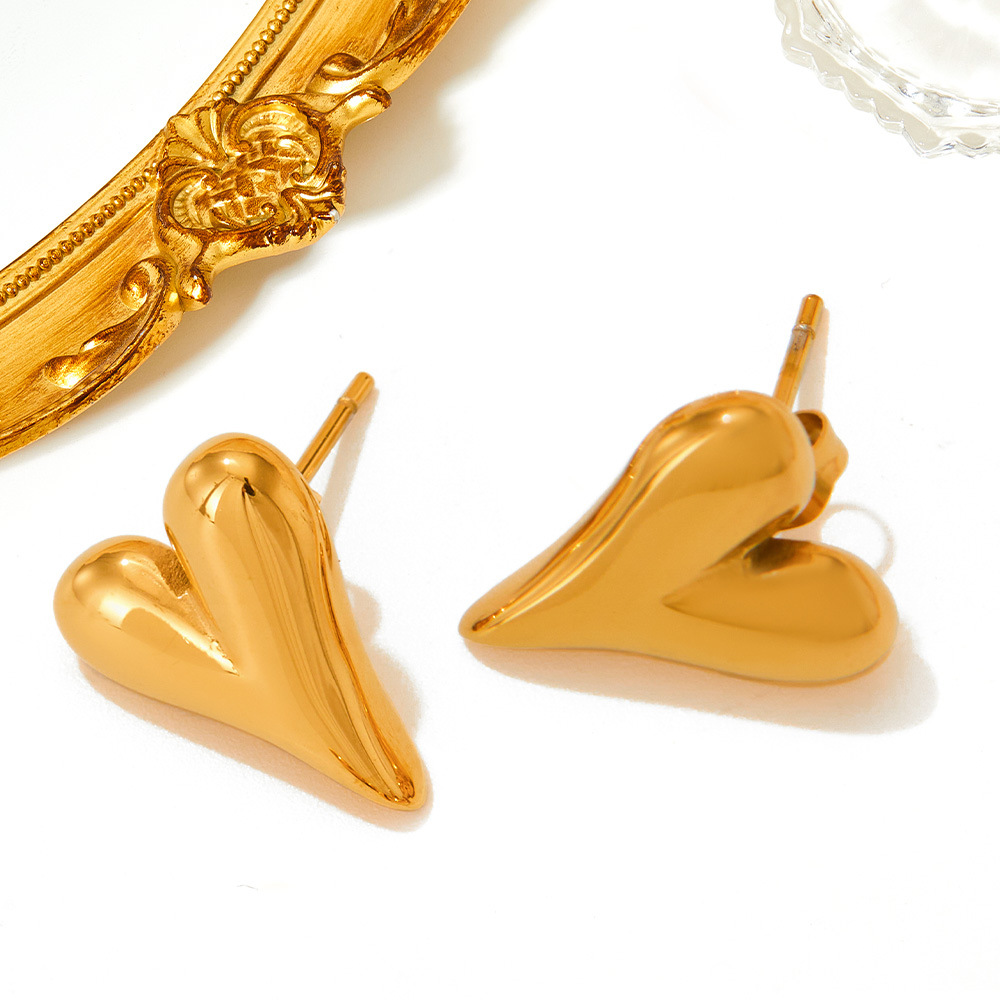 Heart Shape Pattern Women'S Gender 1 Pair Retro Heart Shape Plating 304 Stainless Steel 16K Gold Plated White Gold Plated Gold Plated Stainless Steel Earrings