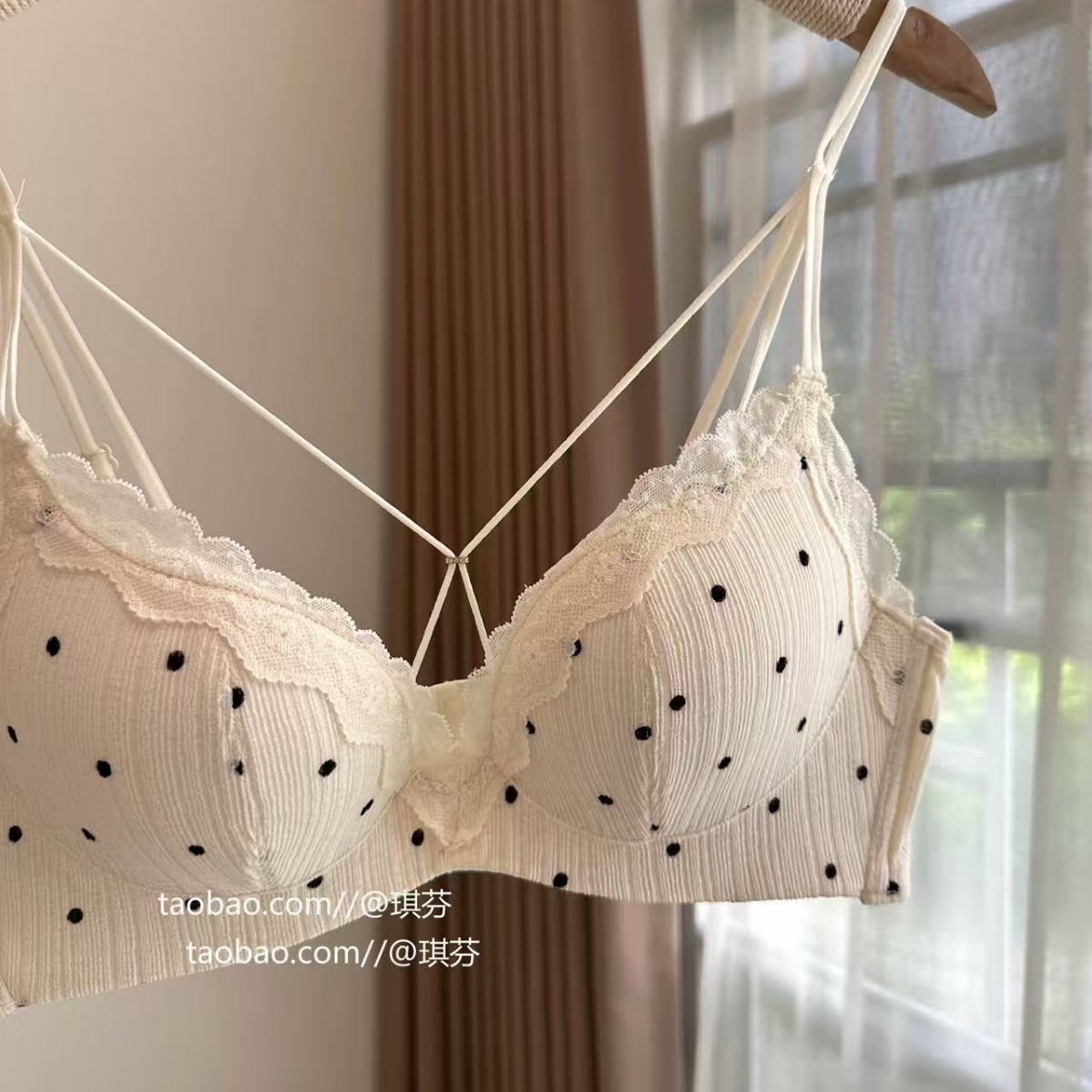 Sexy Beautiful Back Underwear for Women with Striped Polka Dots, Small Breasts Are Pushed up to Make Them Look Bigger, No Steel Rims, Breast-Retracting Bra