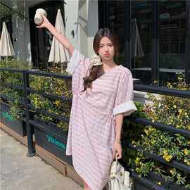 粉色条纹连衣裙夏季女2025新款韩系设计感宽松小个子中长款T恤裙