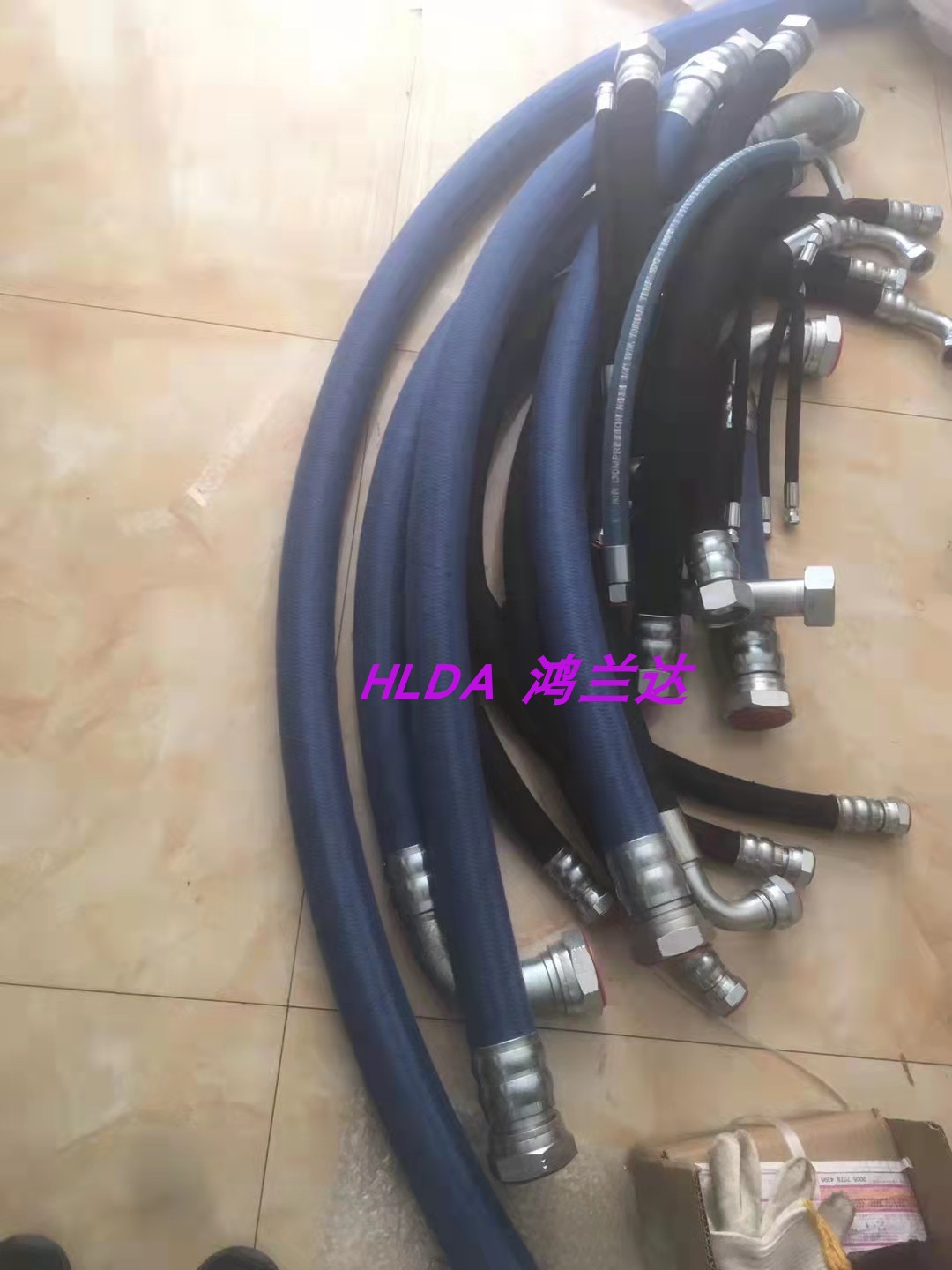 1092003294阿特拉斯螺杆式空压机软管油管进气管输油管1092003900