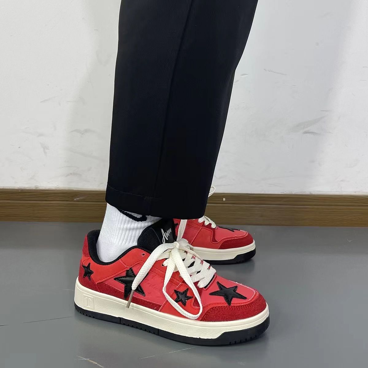 Zapatillas de deporte estrella americana 2024 zapatos deportivos de entrenamiento alemán retro mujeres de todo fósforo diseño de nicho sentido de la calle zapatos de pareja niños