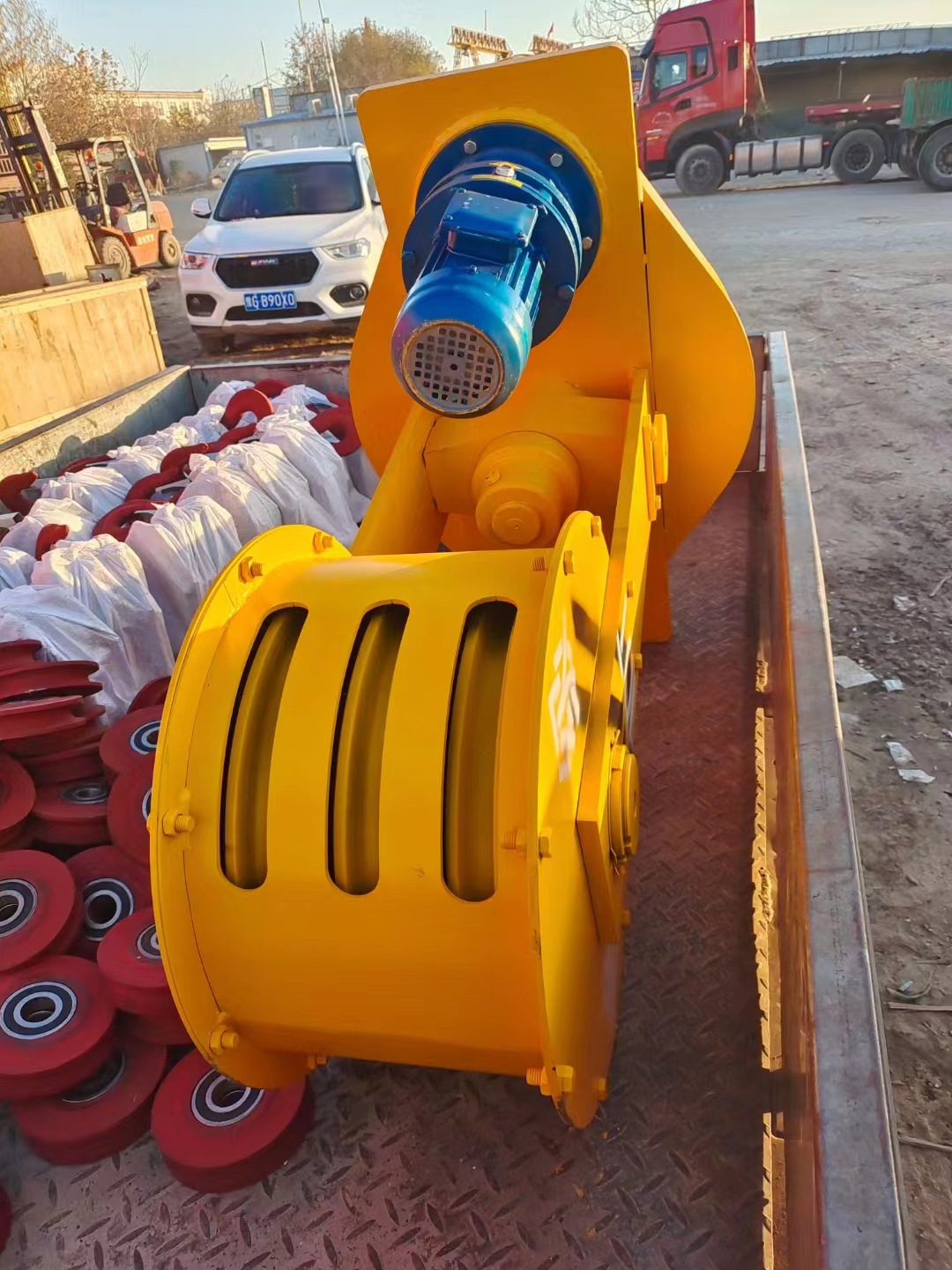 各种型号滑轮吊钩组