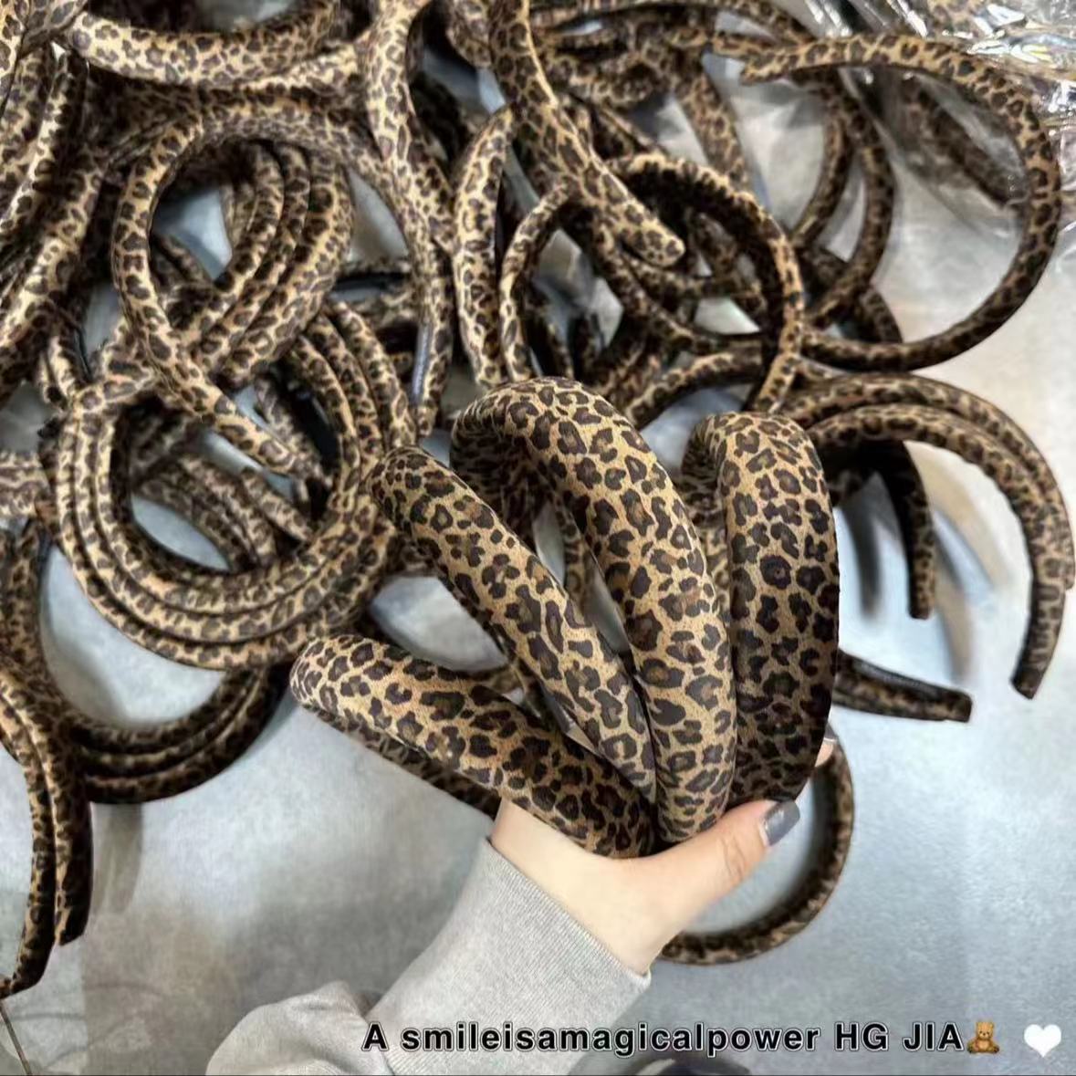 自留款～質感嘎嘎好！絨絨滴面料豹紋發箍低保和色百搭顯白髮箍