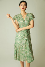 清仓特价法式复古抽绳碎花连衣裙女22年夏季新款收腰显瘦印花长裙