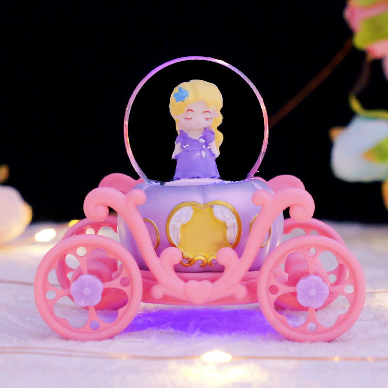 漫画のロリータの女の子の車のライトの雪の音楽のイルミネーションの水晶のボールのオルゴールの子供の学生の贈り物の卸売り|undefined