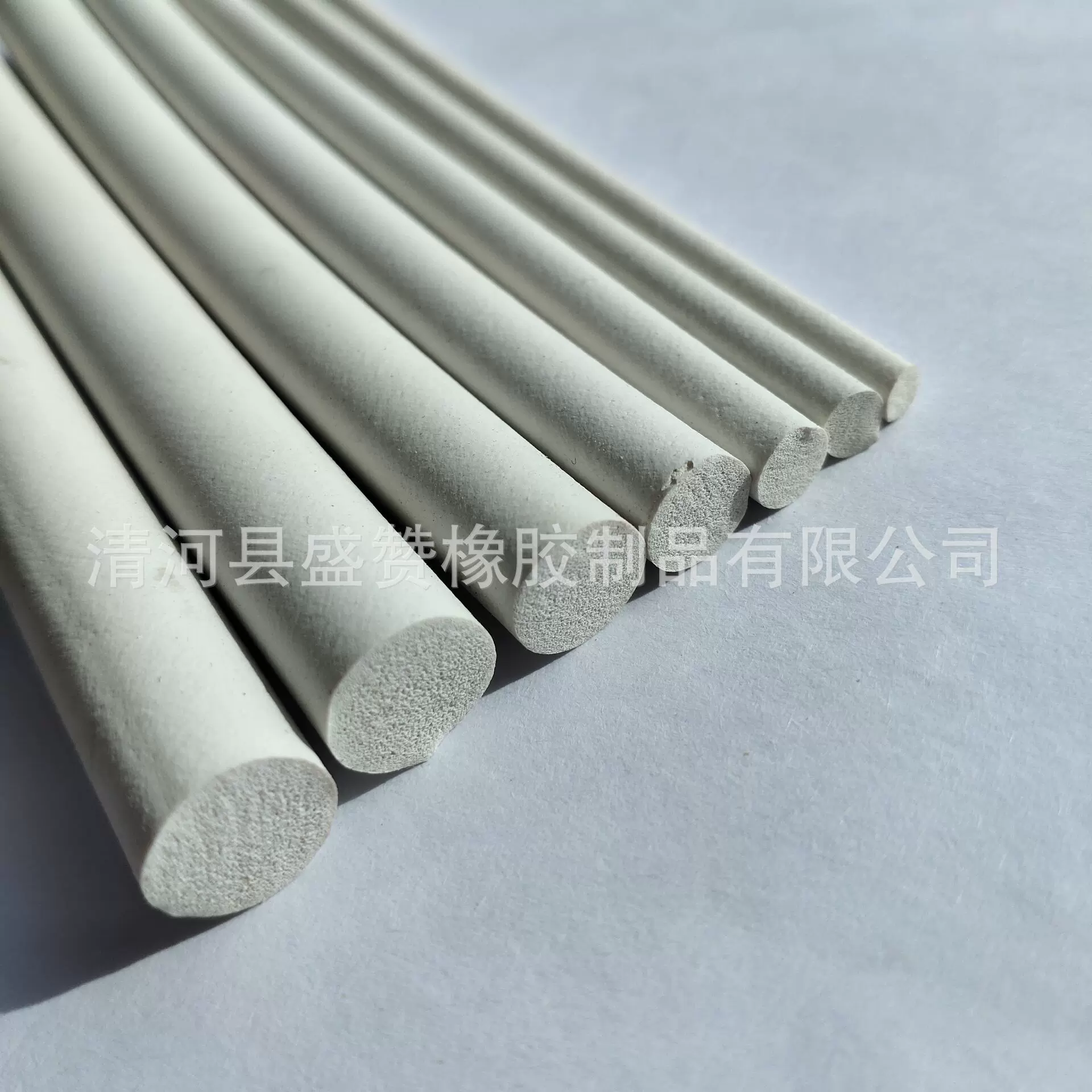 EPDM发泡圆条三元乙丙橡胶条白色黑色多色橡胶发泡条车门密封胶条