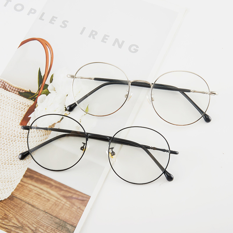Fashionable retro glasses
