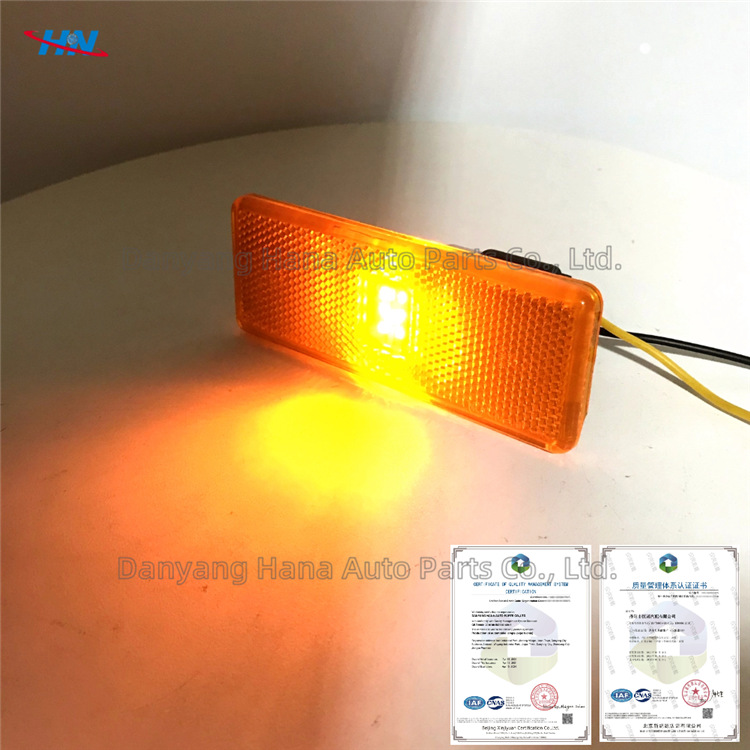 Luz lateral LED con enchufe y hebilla 3341 4141 Semáforo de bombeo de camión Mercedes-Benz importado 0005445411