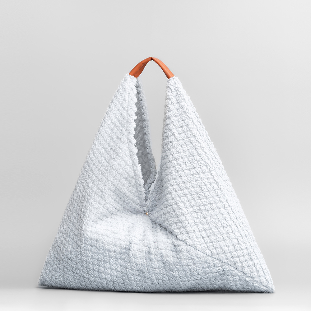 Nouveau sac de boulette triangulaire en peluche ENSPT, sac sous les bras européen et américain, sac à bandoulière portable pour les déplacements quotidiens pour femmes_voghion.com